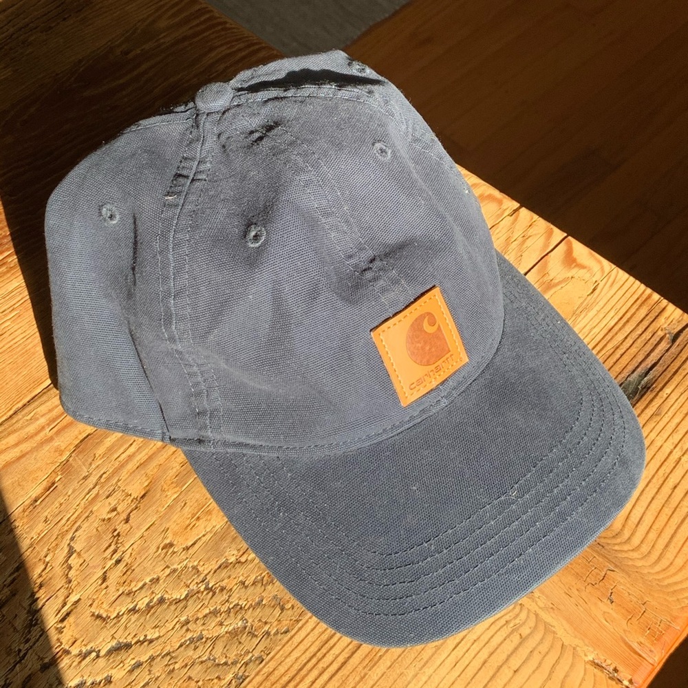 SOLD • Carhartt hat